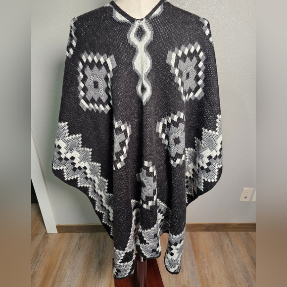 Black and White Geometric Reversible Poncho, Ruana, Shall Wrap Black Grey White - Picture 6 of 7
